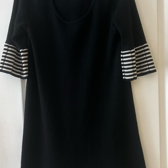 GABBY HARRIS 100%. Cashmere wool black Dress with Striped Sleeves and hem - Picture 1 of 7